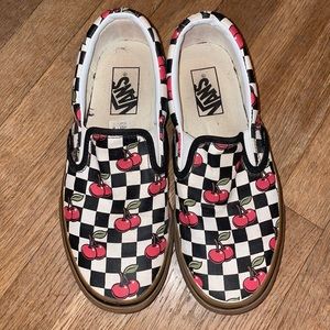 Women’s 7.5 cherry checker vans